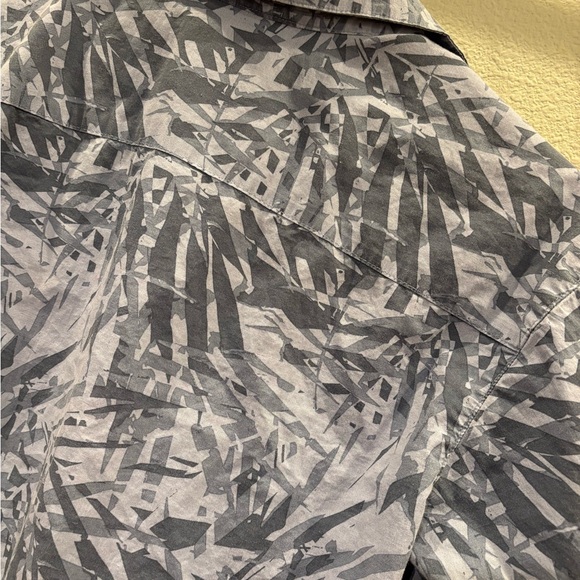 Columbia Gray Patterned Short Sleeve Button Up - Picture 5 of 5